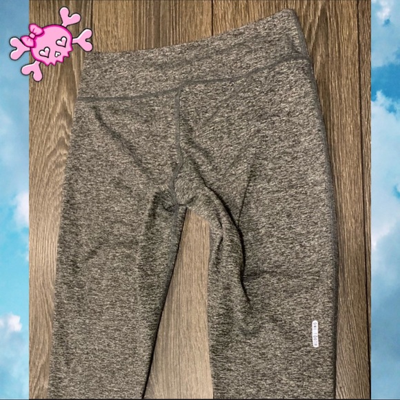 💀Heather Grey One Tooth Capris - Picture 2 of 3